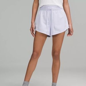 Lululemon inner glow shorts 3”